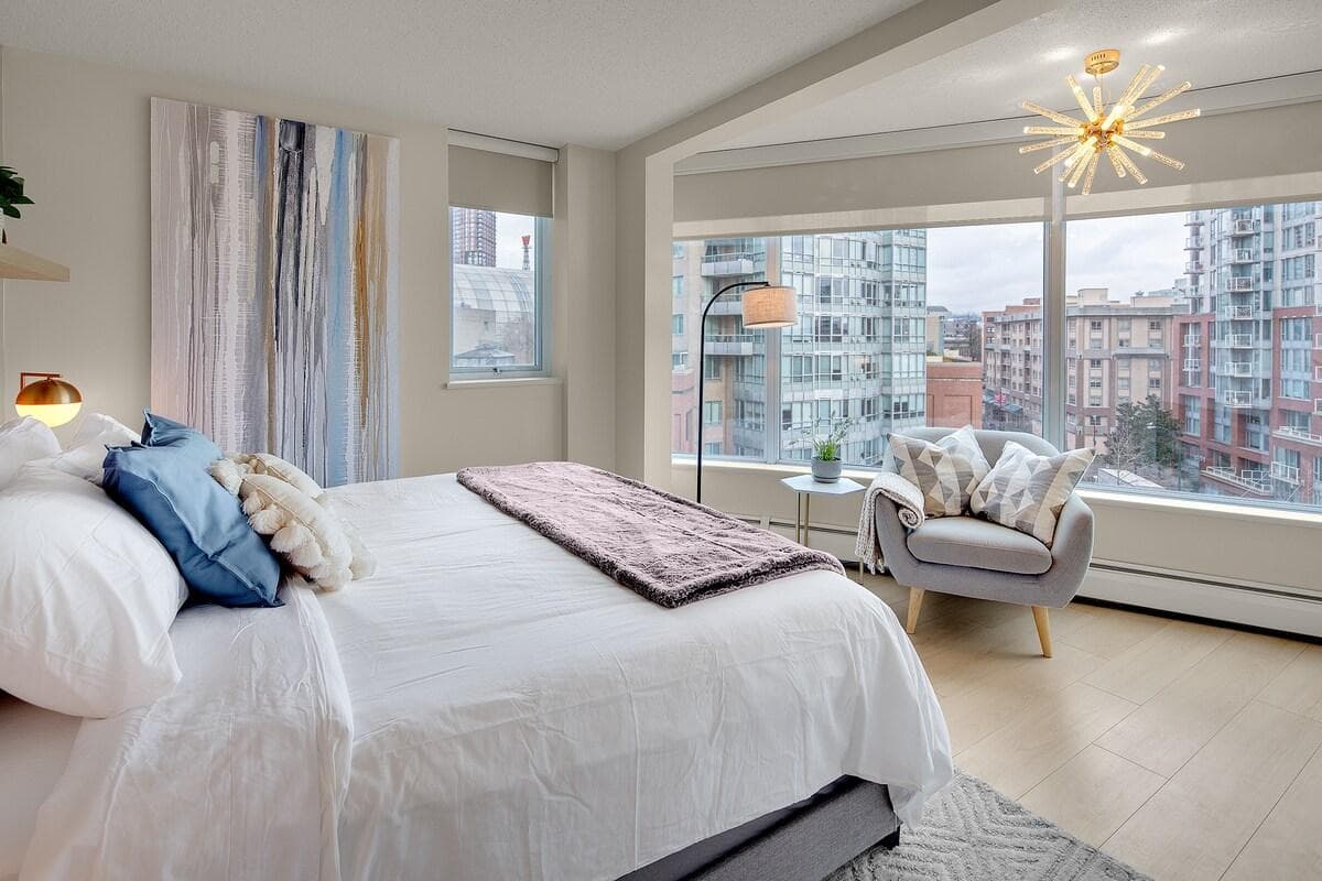 Large bedroom with king size bed and fireplace